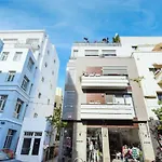 Colorful Shenkin 3-Br By Holyguest