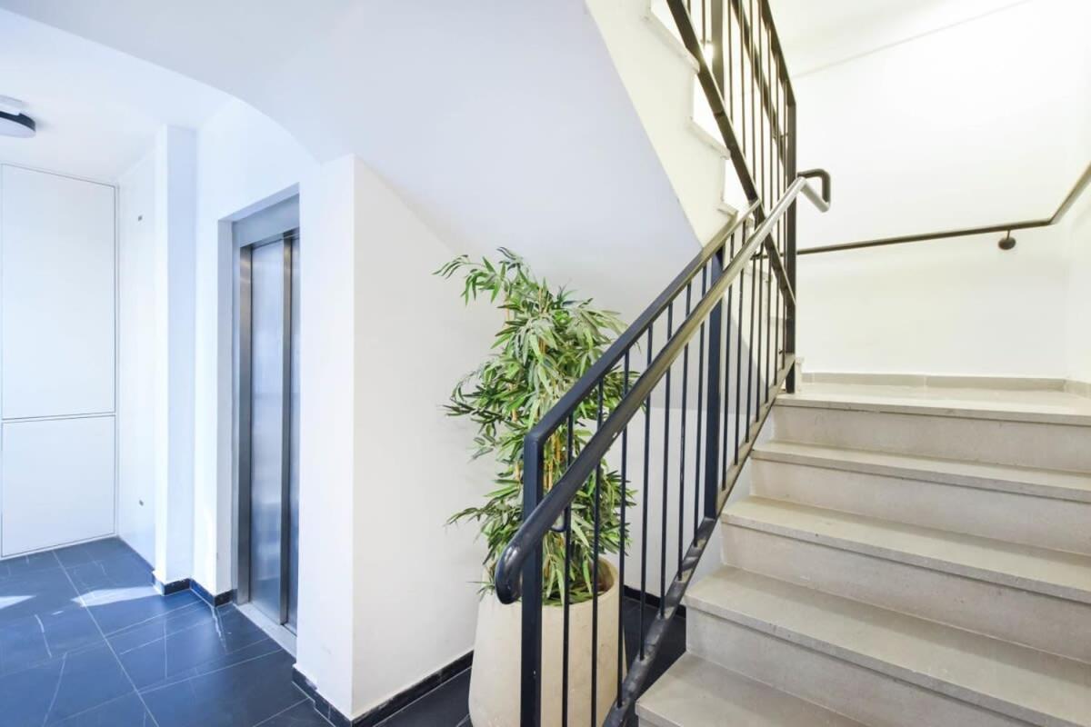 Căn hộ Colorful Shenkin 3-br By Holyguest Tel Aviv