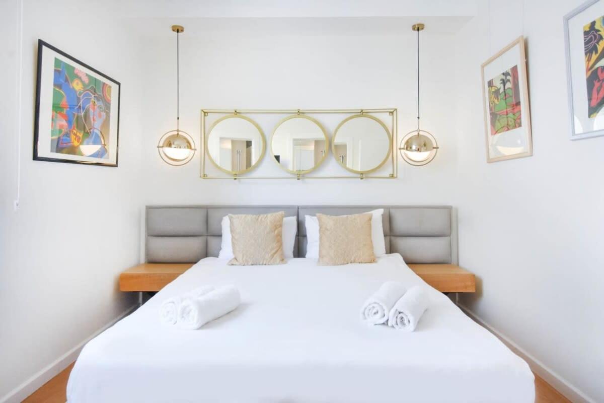 Căn hộ Colorful Shenkin 3-br By Holyguest *