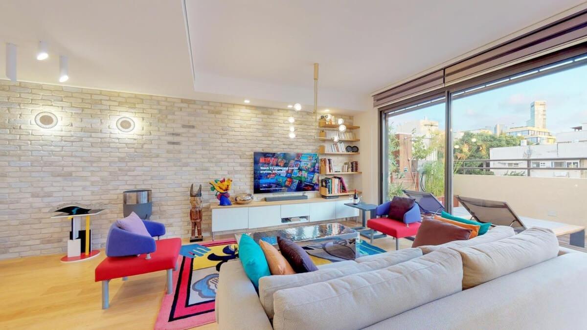 Colorful Shenkin 3-br By Holyguest